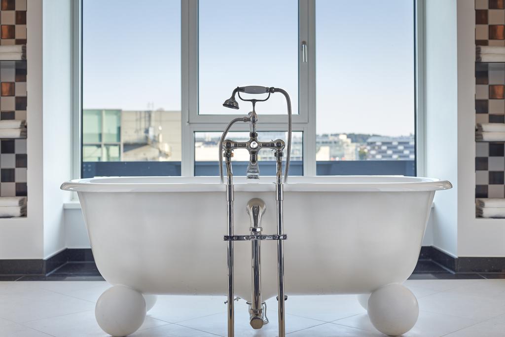 Néhány apró trükk segítségével te is megidézheted Ritz-Carlton fürdőszobák pazar légkörét.