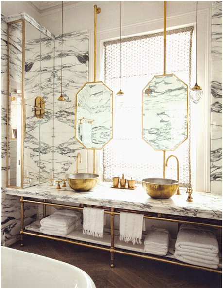 A sárgaréz eleganciát és pazar hangulatot áraszt, így a modern, fényűző fürdőszobák egyik kedvelt elemévé vált.